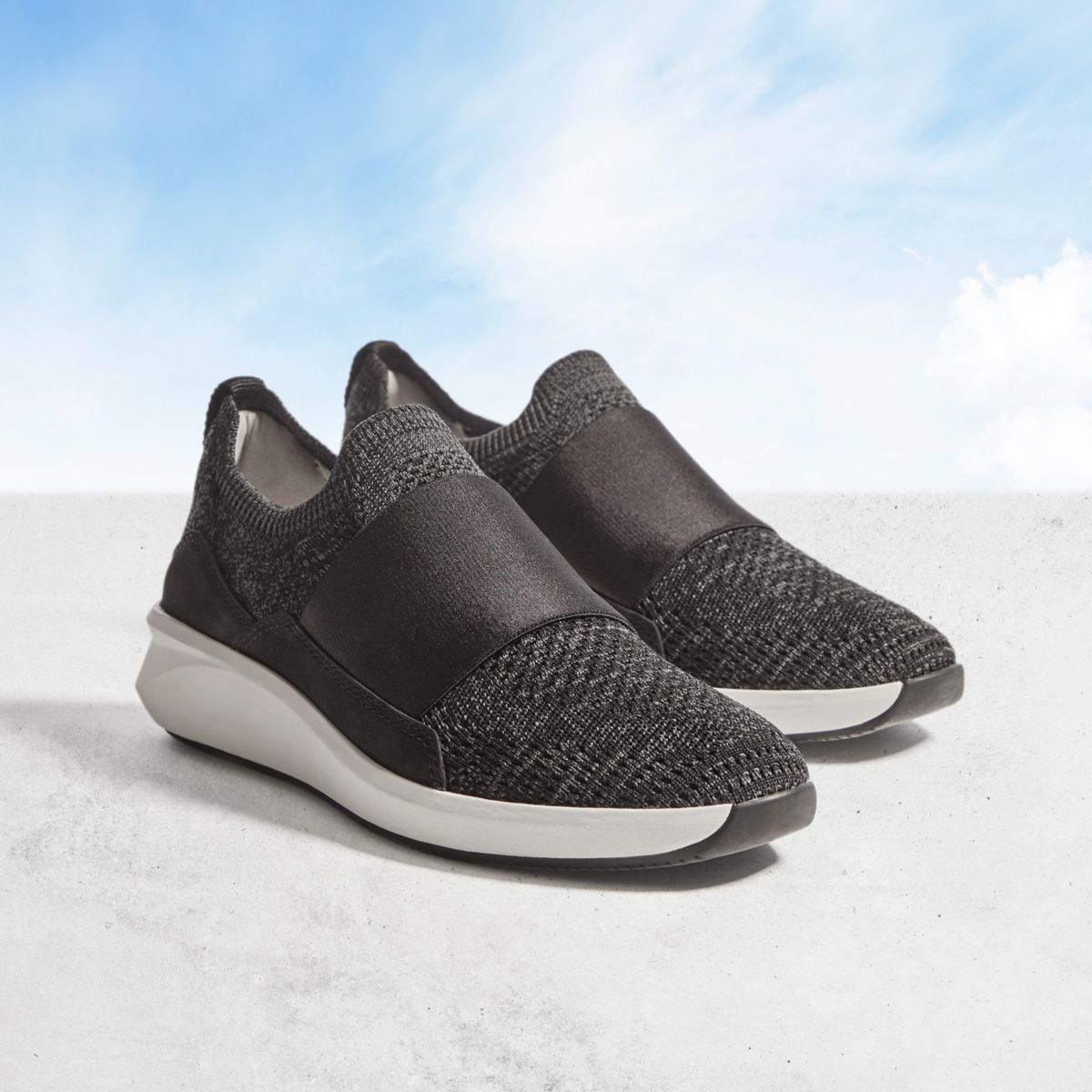 Black Clarks Un Rio Knit Slip On | 71494799