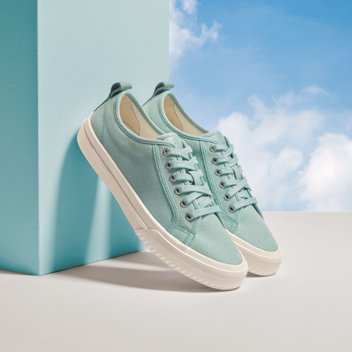 Turquoise Clarks Roxby Lace Sneakers | 44133610